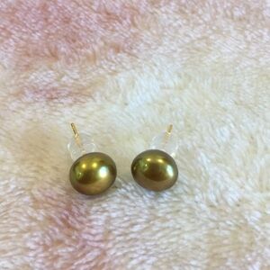 Olive Green Synthetic High Luster Pearl Earrings NWT 9mm